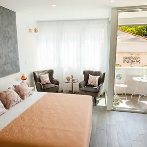 3* Affittacamere Rose Gold & With Balcony