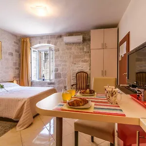 Apartament Dora -free Parking Trogir
